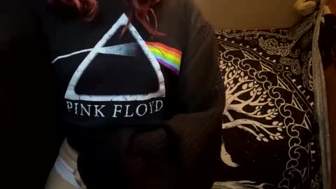 Snapshot of msmallow chatting on 12.03.24 Mallow online show from 12.03.24