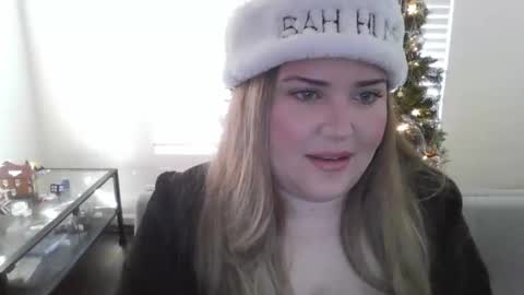 Snapshot of msobsidianhavoq chatting on 12.15.25 Obsidian Havoq online show from 12.15.25