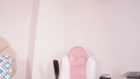 Manuela  online show from 10.28.25