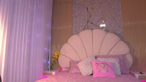 Snapshot of mssburbuja chatting on 05.17.26 Manuela online show from 05.17.26