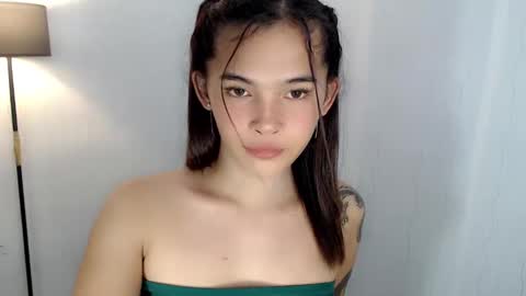 Snapshot of mstefany chatting on 12.17.24 tefany online show from 12.17.24