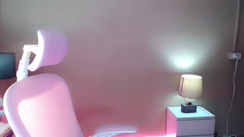 Snapshot of mstefany chatting on 02.05.25 tefany online show from 02.05.25