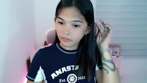 Snapshot of mstefany chatting on 10.02.25 tefany online show from 10.02.25