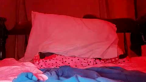 Snapshot of mt220 chatting on 10.22.25 mt220 online show from 10.22.25