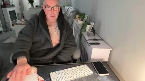 Snapshot of mtb1697 chatting on 10.31.25 mtb1697 online show from 10.31.25