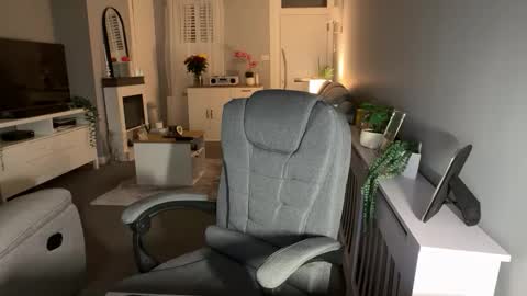 Snapshot of mtb1697 chatting on 11.02.25 mtb1697 online show from 11.02.25