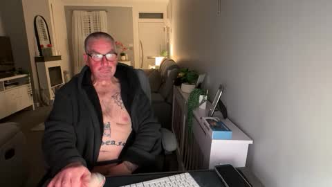 Snapshot of mtb1697 chatting on 11.09.25 mtb1697 online show from 11.09.25