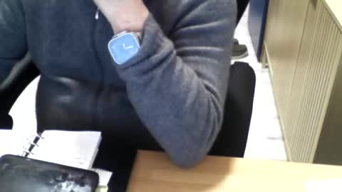 Snapshot of mtwpaul chatting on 03.18.26 mtwpaul online show from 03.18.26