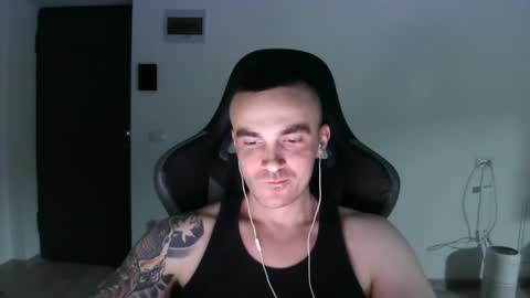 Snapshot of mu5clemania chatting on 02.09.25 Victor online show from 02.09.25