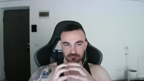 Snapshot of mu5clemania chatting on 02.22.25 Victor online show from 02.22.25