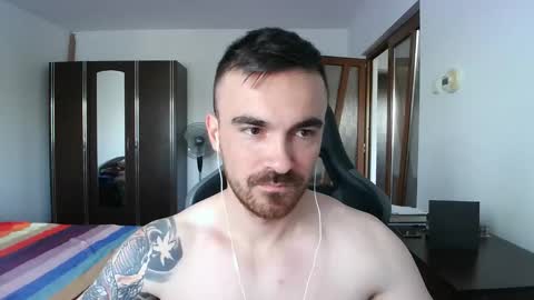 Snapshot of mu5clemania chatting on 09.22.25 Victor online show from 09.22.25