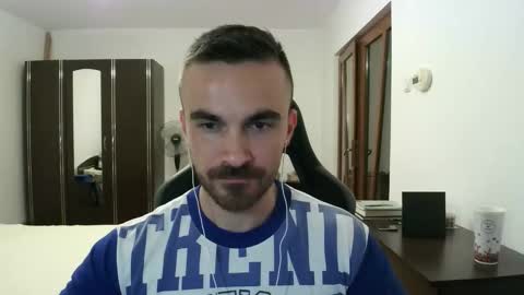 Snapshot of mu5clemania chatting on 10.02.25 Victor online show from 10.02.25