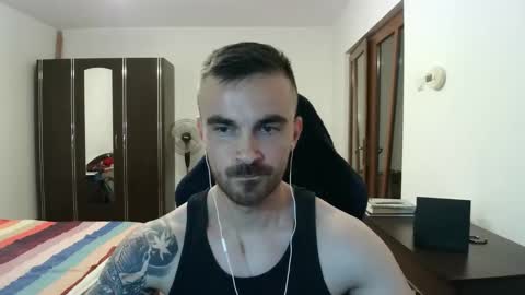 Snapshot of mu5clemania chatting on 10.27.25 Victor online show from 10.27.25