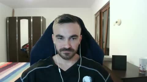 Snapshot of mu5clemania chatting on 11.01.25 Victor online show from 11.01.25