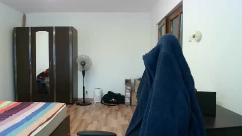 Snapshot of mu5clemania chatting on 11.05.25 Victor online show from 11.05.25