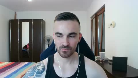 Snapshot of mu5clemania chatting on 11.10.25 Victor online show from 11.10.25