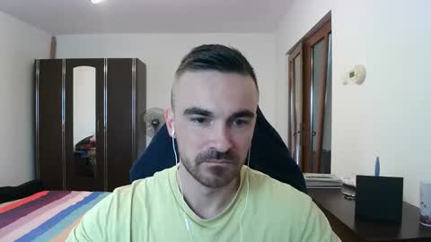 Snapshot of mu5clemania chatting on 11.12.25 Victor online show from 11.12.25