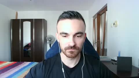 Snapshot of mu5clemania chatting on 11.15.25 Victor online show from 11.15.25