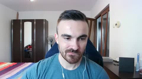 Snapshot of mu5clemania chatting on 11.19.25 Victor online show from 11.19.25