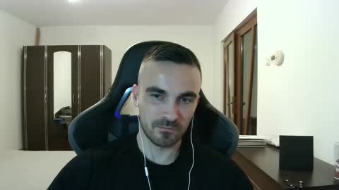 Snapshot of mu5clemania chatting on 11.27.25 Victor online show from 11.27.25