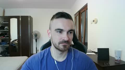 Snapshot of mu5clemania chatting on 12.01.25 Victor online show from 12.01.25