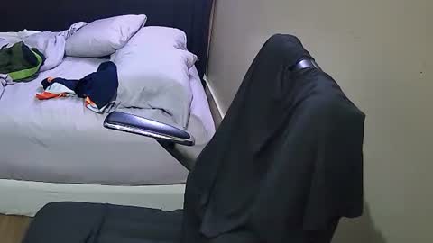 Muffdiver online show from 02.17.25