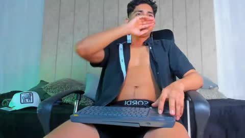 muichiro tokito1 online show from 01.26.25