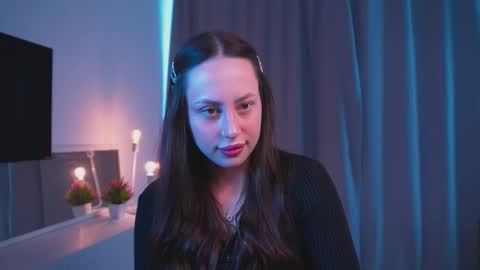 Snapshot of multifruiti chatting on 09.12.25 Kira online show from 09.12.25