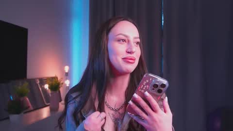 Snapshot of multifruiti chatting on 09.22.25 Kira online show from 09.22.25