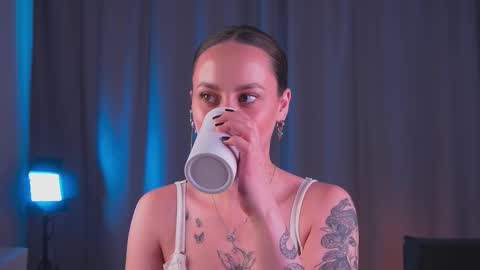 Snapshot of multifruiti chatting on 10.06.25 Kira online show from 10.06.25