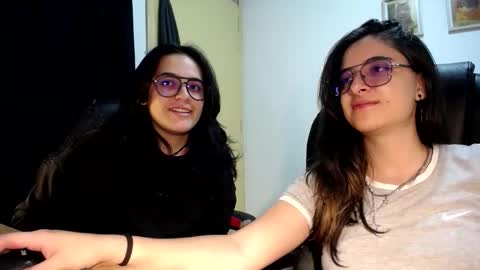 Snapshot of multiorgasmic_6 chatting on 10.07.25 Dani and Alex online show from 10.07.25