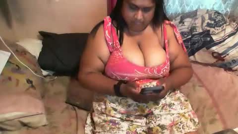 Snapshot of munniegalz1 chatting on 01.19.26 your angel online show from 01.19.26