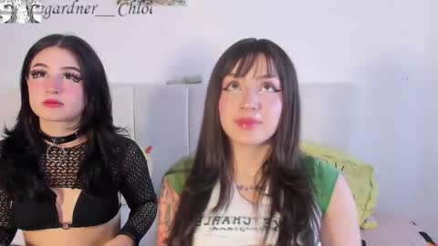 Snapshot of murasaki_doll chatting on 09.28.25 kimi- independent model online show from 09.28.25