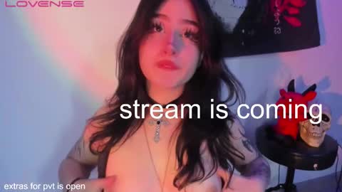 Snapshot of murasaki_doll chatting on 11.20.25 kimi- independent model online show from 11.20.25