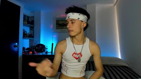 Snapshot of murielkarmesi chatting on 01.04.25 murielkarmesi online show from 01.04.25