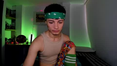 Snapshot of murielkarmesi chatting on 01.06.25 murielkarmesi online show from 01.06.25