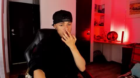 Snapshot of murielkarmesi chatting on 01.21.25 murielkarmesi online show from 01.21.25