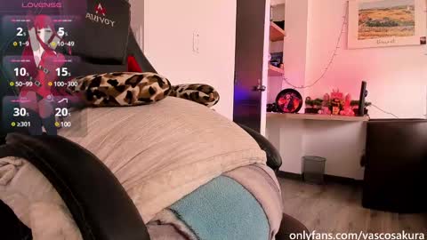 Snapshot of murielkarmesi chatting on 03.10.25 murielkarmesi online show from 03.10.25