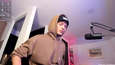 Snapshot of murielkarmesi chatting on 10.15.25 murielkarmesi online show from 10.15.25