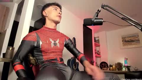 Snapshot of murielkarmesi chatting on 11.06.25 murielkarmesi online show from 11.06.25