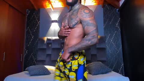 Snapshot of muscle_man19 chatting on 12.28.24 Nick online show from 12.28.24