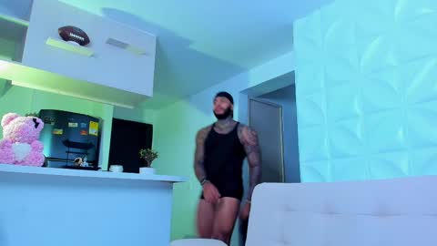 Snapshot of muscle_man19 chatting on 03.01.25 Nick online show from 03.01.25