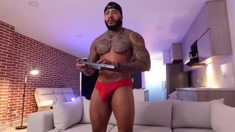 Snapshot of muscle_man19 chatting on 09.26.25 Nick online show from 09.26.25