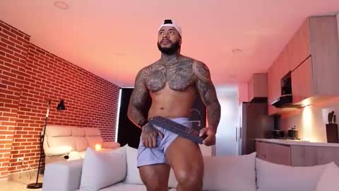 Snapshot of muscle_man19 chatting on 12.02.25 Nick online show from 12.02.25