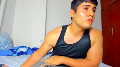 Snapshot of muscleboy67564 chatting on 11.20.25 muscleboy online show from 11.20.25