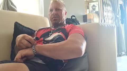 Snapshot of muscledaddy69s chatting on 12.02.25 muscledaddy69s online show from 12.02.25