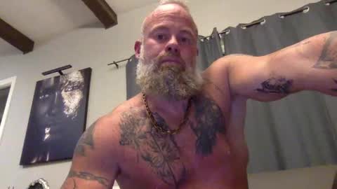 Snapshot of muscledick40 chatting on 09.12.25 muscledick40 online show from 09.12.25