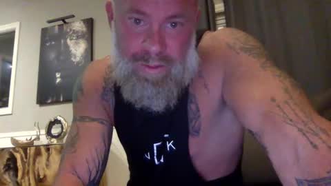 Snapshot of muscledick40 chatting on 09.16.25 muscledick40 online show from 09.16.25