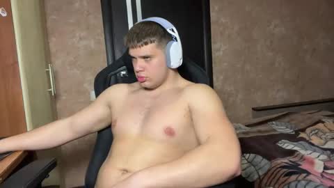 Snapshot of musclephantom chatting on 04.29.26 Egor online show from 04.29.26