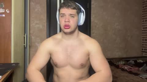 Snapshot of musclephantom chatting on 05.05.26 Egor online show from 05.05.26